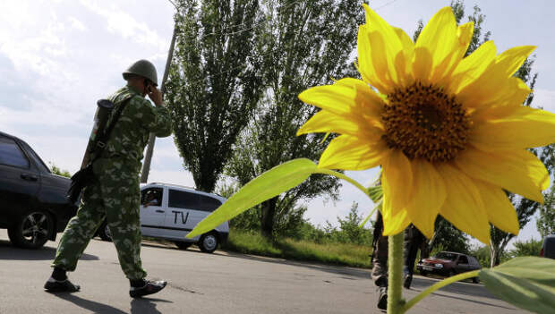 Боец народного ополчения в Краматорске Боец народного ополчения в Краматорске