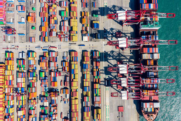 Работник порта Салала в Омане пострадал в результате атаки двух БПЛА