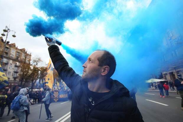 В Киеве участник марша националистов выкрикивал антисемитские лозунги