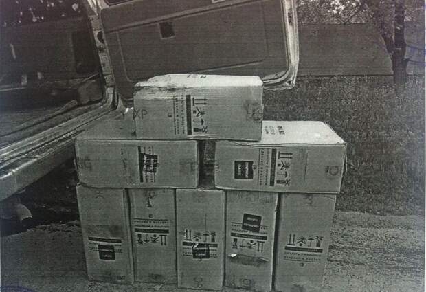 Груз на миллион рублей был в таких коробках. Фото: пресс-служба ПУ ФСБ России по РО. 