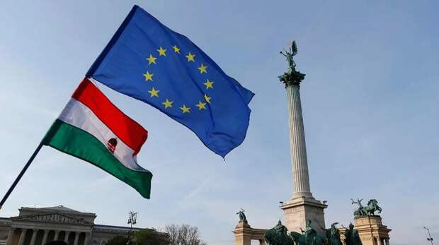 Игнорируя вето Венгрии на поставки оружия Киеву, ЕС попирает собственные принципы – Сийярто