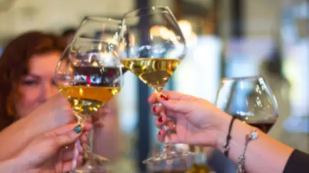 Опубликован плейлист с любимыми новогодними песнями россиян для корпоративов