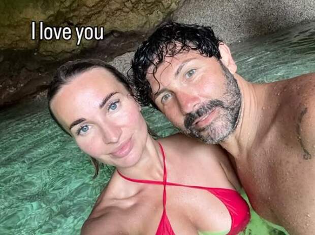 Вдовец Бурцевой до сих пор обращается к ней, словно она рядом