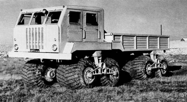 Экспериментальный внедорожный грузовик НАМИ ЭТ-8.