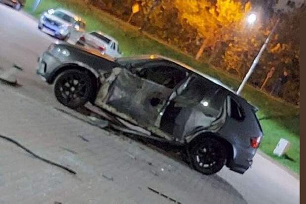В Украине неизвестный выстрелил в BMW X5 из гранатомета  