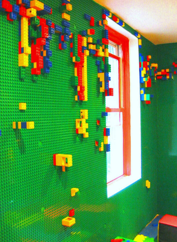 Lego-стена в интерьере детской.