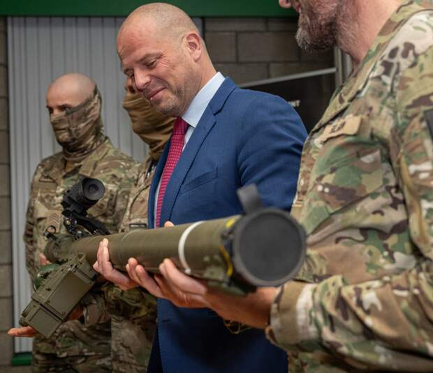 Глава Минобороны Бельгии Франкен, который грозил "стереть Москву с карты"