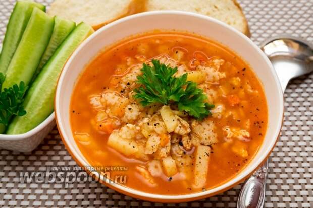Фото Томатный суп с куриным фаршем и макаронами