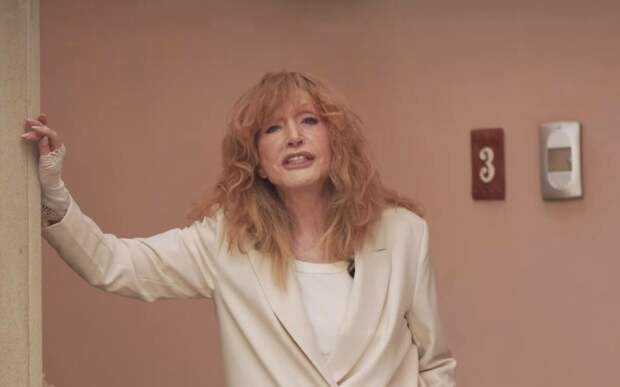 Алла Пугачева обратилась к поклонникам и пожелала мирного неба