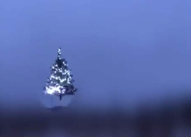 Российские военные поздравили бойцов ВСУ необычной елкой