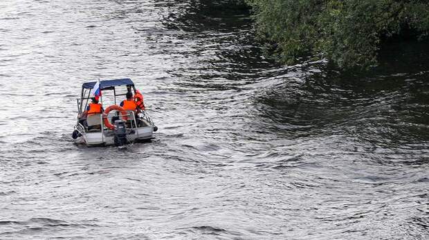 В Ленинградской области спасли четырех человек во время шторма на реке Вуокса
