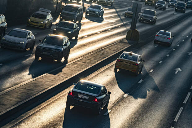 В Ярославле перекрыли трассу М-8 из-за последствий атаки беспилотников