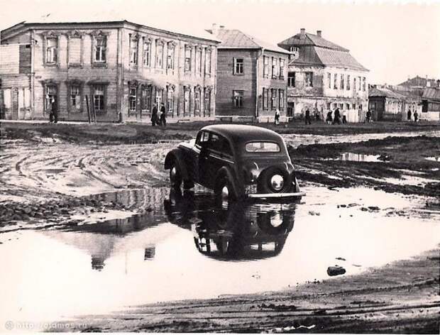 Фото нач. 1950-х гг. Собчинского В.В. из архива Яковлевой Т.В.Примерно возле современных домов 8, 10, 12 по Старомарьинскому шоссе.