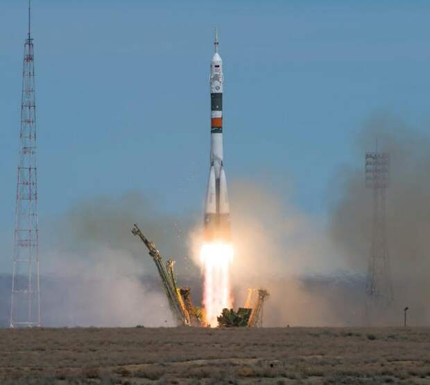 Красивые снимки со старта космического корабля «Союз МС-04» (20 фото) Красивые снимки со старта космического корабля «Союз МС-04» (20 фото)