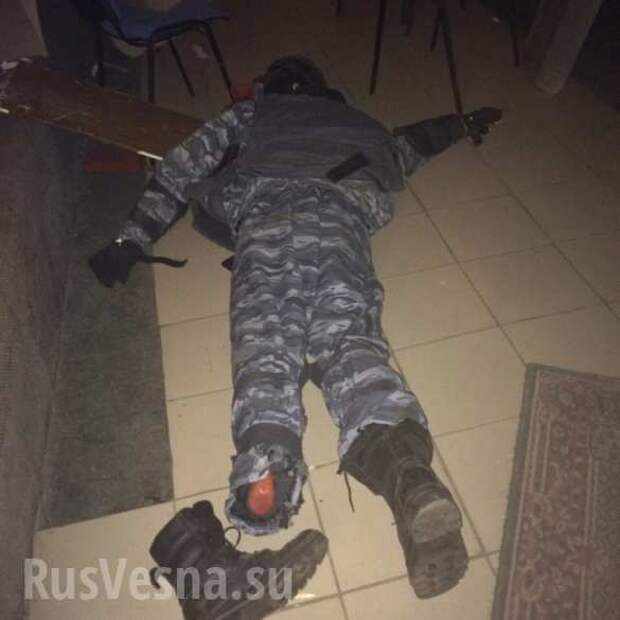 Сила есть, ума не надо: правоохранители разгромили Музей Новороссии в Петербурге (ФОТО, ВИДЕО) | Русская весна
