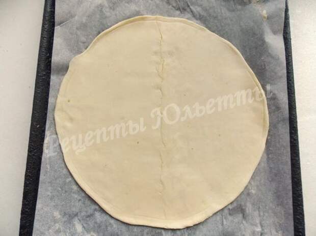 перекладываем корж на противень