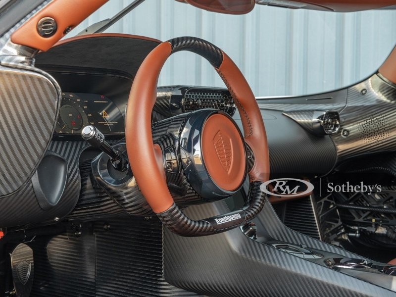Редкий Koenigsegg Regera 2019 года с крутыми опциями отправляется на аукцион