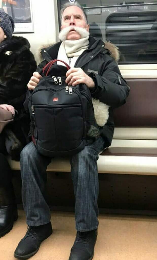 Фотография: 22 стильных пассажира метро Санкт-Петербурга №16 - BigPicture.ru