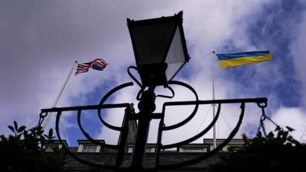 "Я вновь увидел маму". Молодежь рада возможности сбежать с Украины