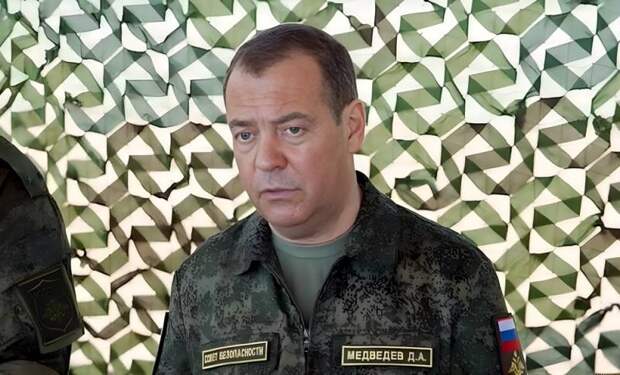 Медведев заявил, что с украинскими террористами следует бороться негуманными методами