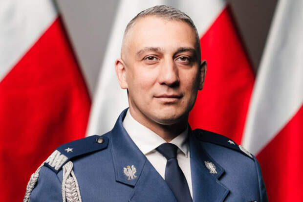 Коменданта Службы госохраны Польши отстранили после угона машины жены премьера