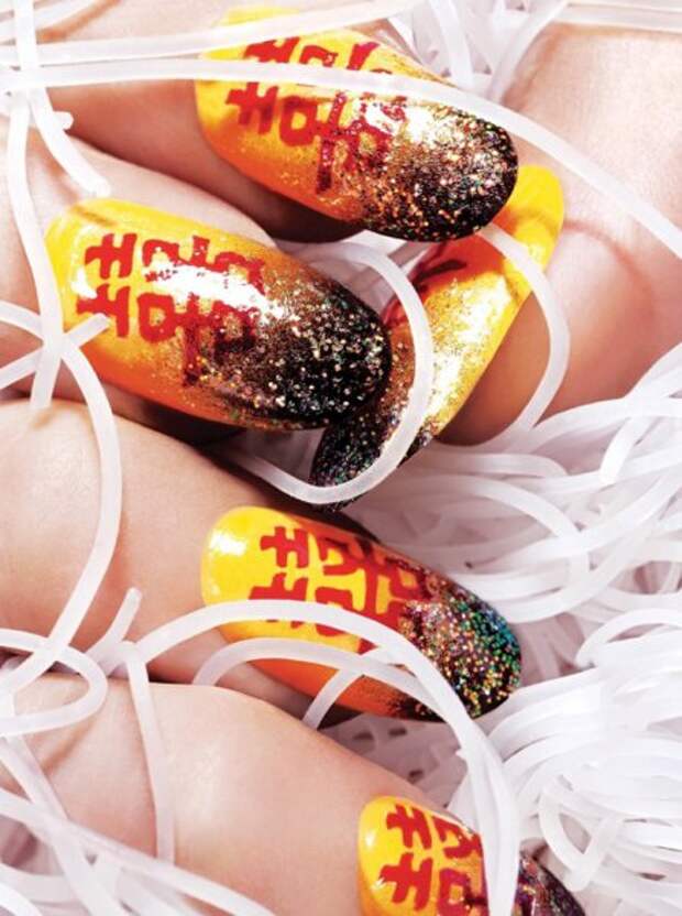 Календарь на 2012 год от компании Maybelline 