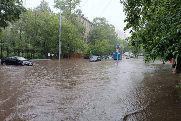 Дептранс Москвы: закрыто движение на участке проспекта Мира и Малахитовой улице
