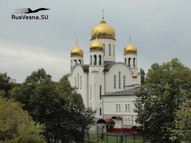 Молитвы в храмах на освобождённой земле Донбасса и страшный рассказ настоятеля о преступлениях ВСУ (ВИДЕО)