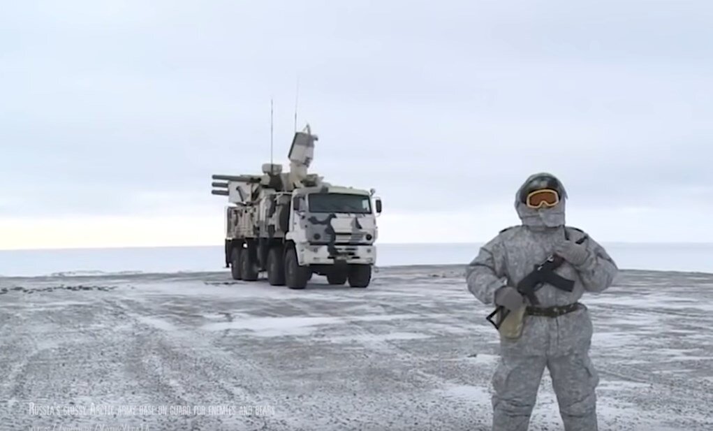 В Канаде внезапно начал разводить панику заместитель командующего NORAD (Воздушно-космической обороны Северной Америки), генерал Блейз Фроули.