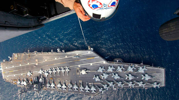 Авианосец США "Dwight D. Eisenhower"