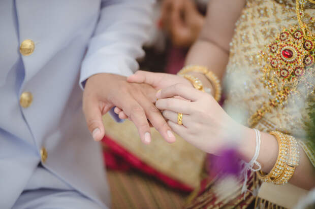 Женщина одновременно вышла замуж за двух иностранцев