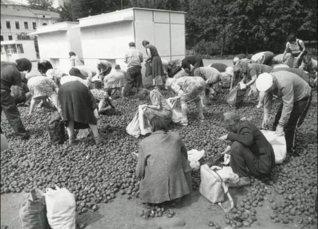 Подборка атмосферных кадров из 90-х