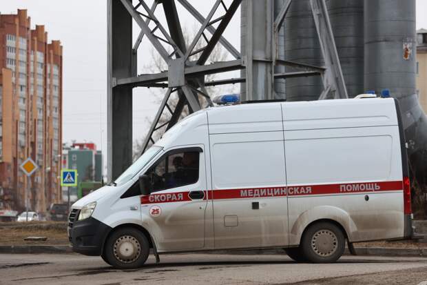 Ревнивец выследил школьницу с любовником через домофон и лишил его сознания