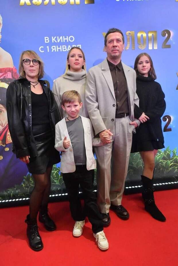 Мария Погребняк восхитилась Андреем Мерзликиным, который один воспитывает четверых детей