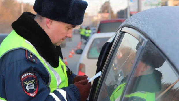 Можно ли садиться за руль автомобиля, если забыл права дома, и какой штраф за это грозит