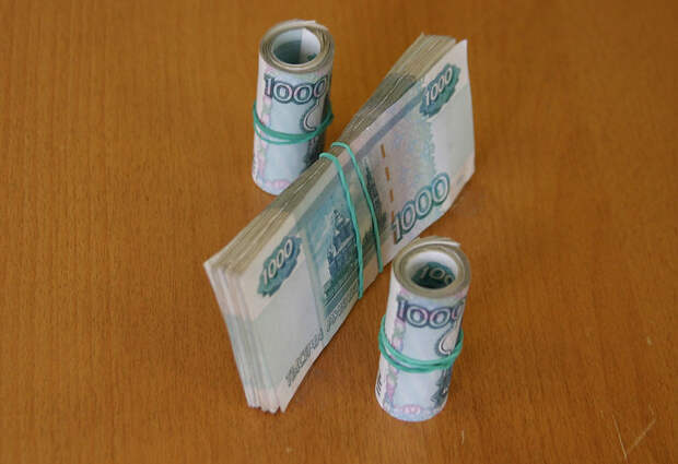 Пять фирм будут выбивать из крымчан долги украинским банкам