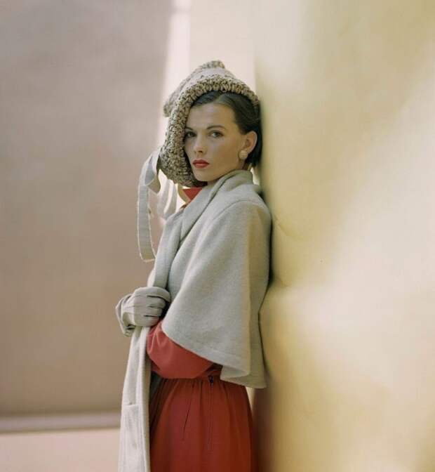 Модель из январского выпуска журнала Vogue, 1946 года.