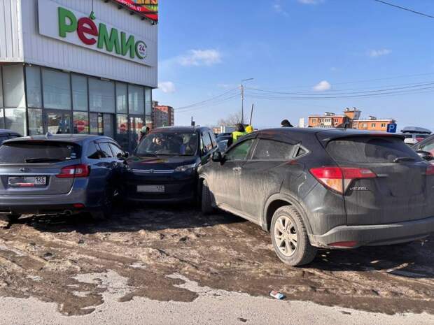 «Прыжок в историю»: во Владивостоке Toyota Spade решила, что она раллийный болид