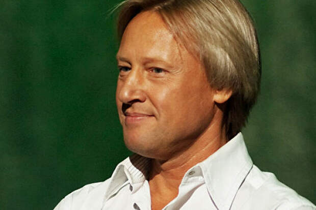 60-летний Харатьян показал фанатам оголенные ягодицы