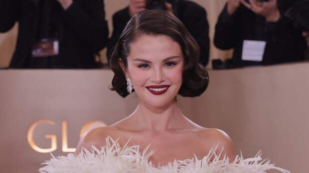 Селена Гомес показала, как выглядит без макияжа и фильтров: честное фото