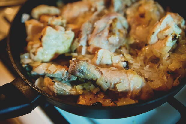 Настоящий бал вкусов. Готовлю «Чахохбили из курицы». Рецепт очень простой, а результат особенно вкусен
