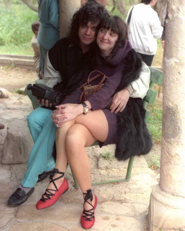 Какими были наши звезды в лихие 90-ые? 23 фото, где их и не узнать!