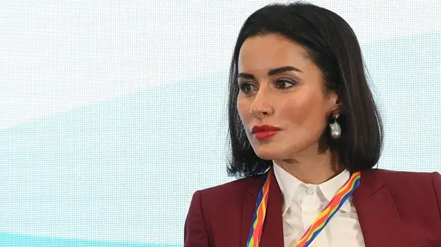 Канделаки обратилась к Салиховой и пригласила её на интервью