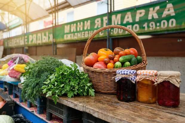 В Астрахани открылись Зеленые ряды»