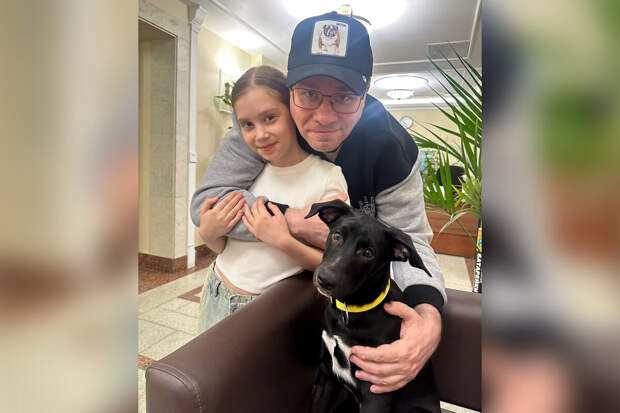 Актриса Кристина Асмус выложила фото Харламова с дочерью Анастасией