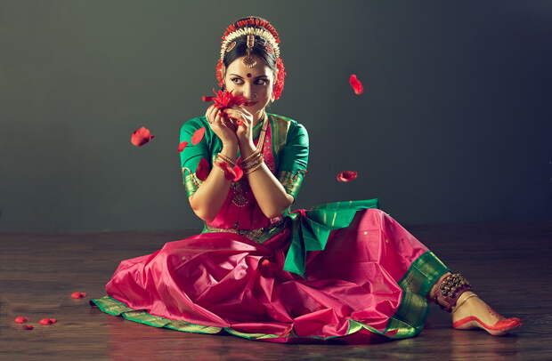 Классические индийские танцы. Самые красивые танцы. Фото с сайта NewPix.ru