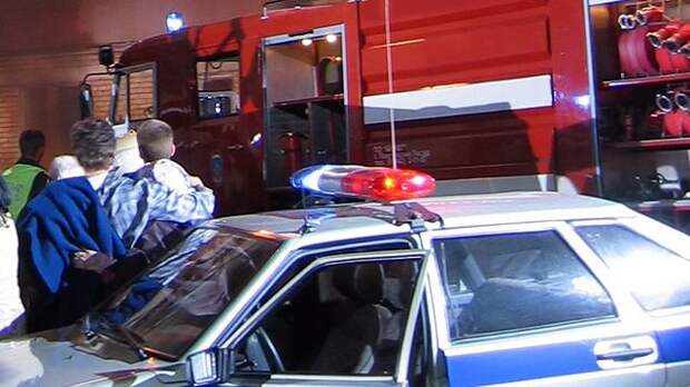 В Москве водитель заблокировал выезд с пожарной части и ударил сотрудника МЧС