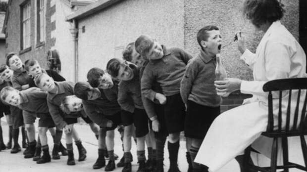 «Главный кошмар советского ребенка»: его пили литрами, а потом он исчез из всех аптек СССР в один день