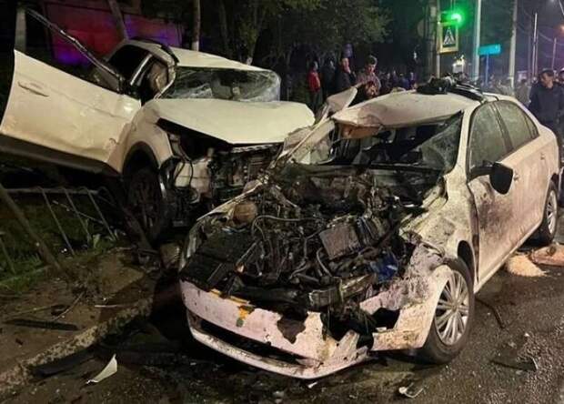 Четыре человека пострадали в страшном ДТП с участием семи автомобилей в Крыму