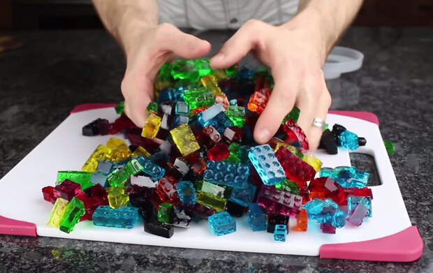 желейные конфеты LEGO